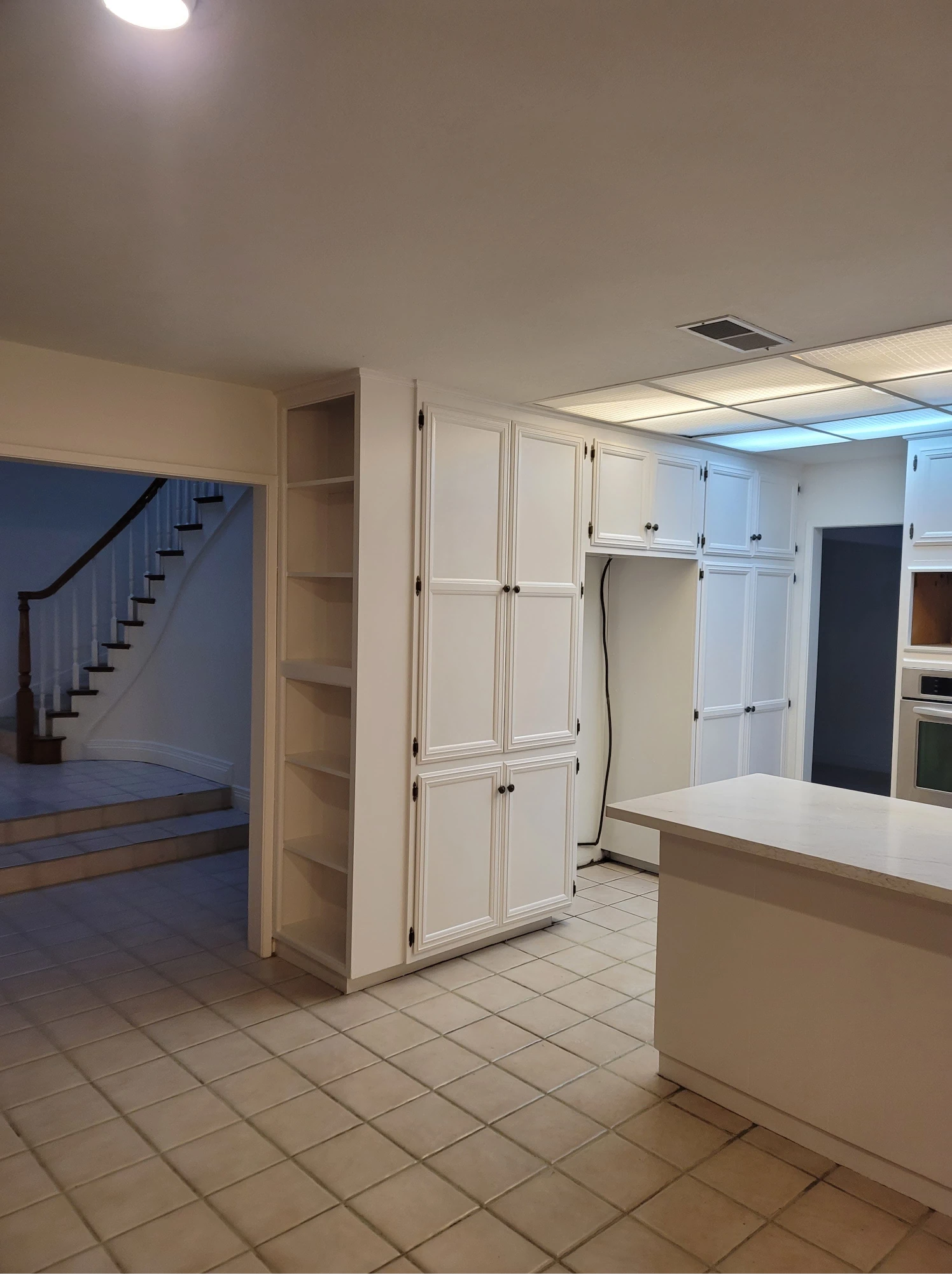 Kitchen cabinets after refinishing - View 3